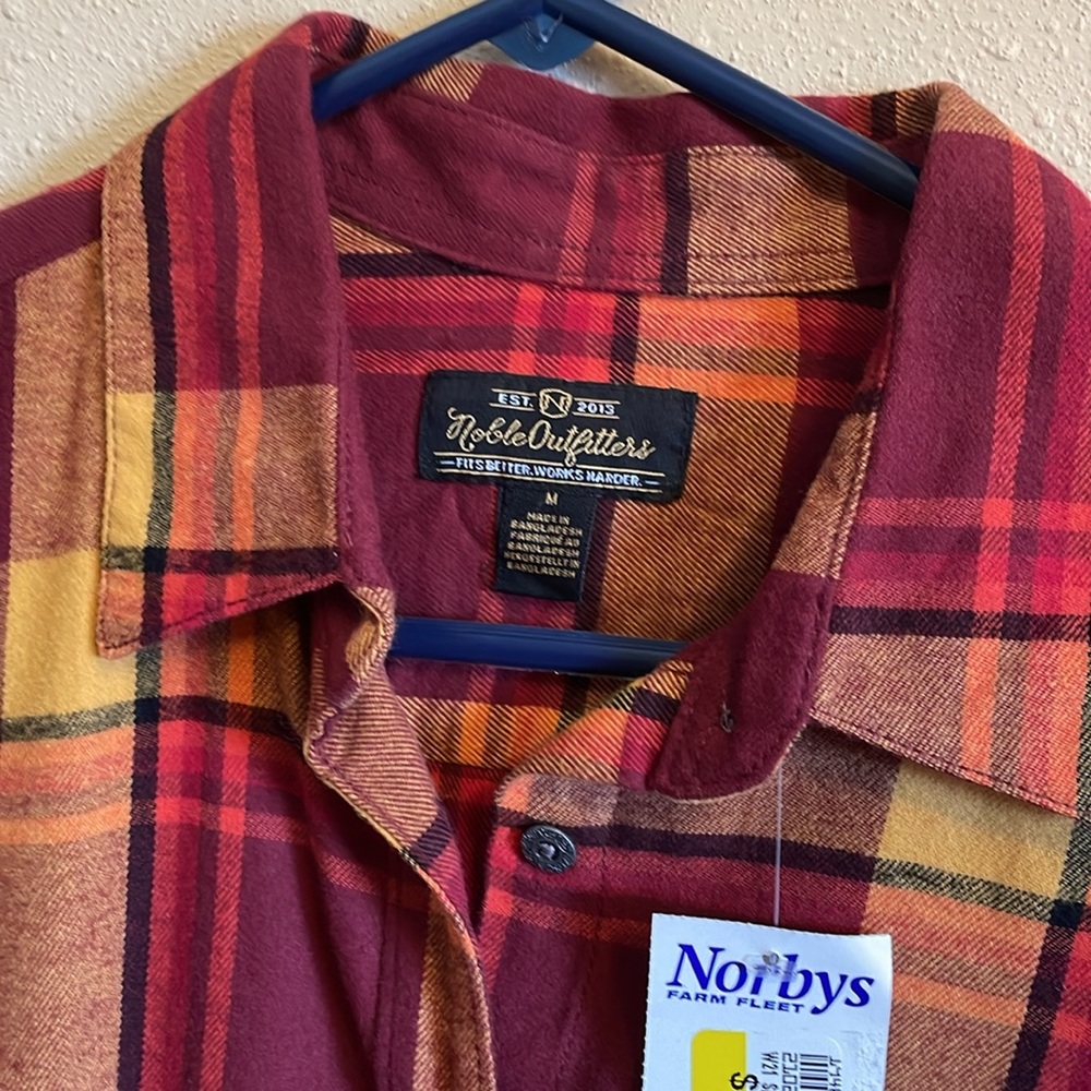 Brand new Medium Noble Outfitters ladies flannel button down shirt NWT!